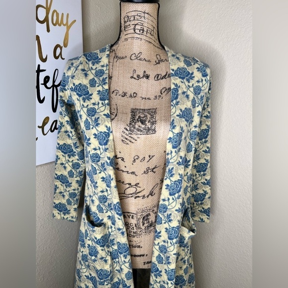 New this Month: LuLaRoe Unicorn Piece Sarah - Picture 3 of 11